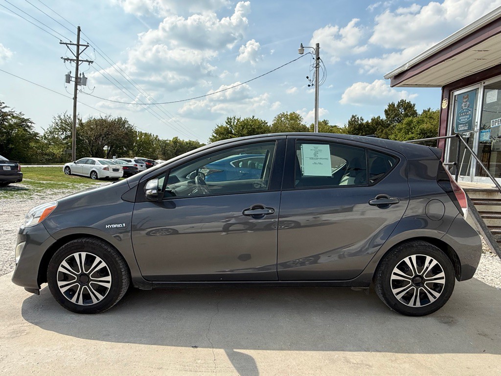 2015 Toyota Prius Image 7