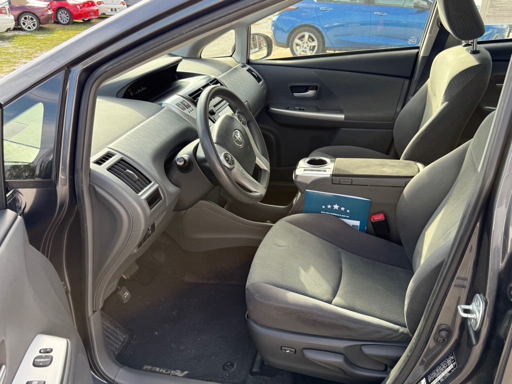 2014 Toyota Prius Image 9