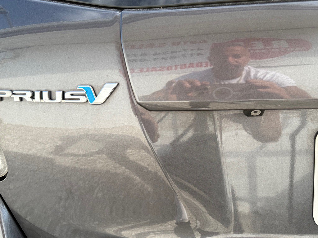 2014 Toyota Prius Image 15