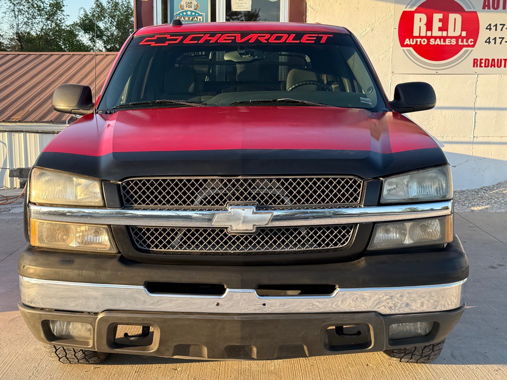 2004 Chevrolet Avalanche Image 3