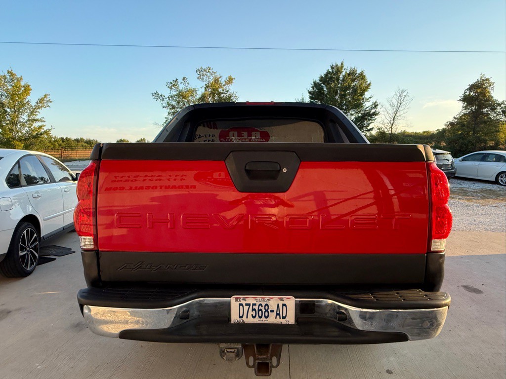 2004 Chevrolet Avalanche Image 6