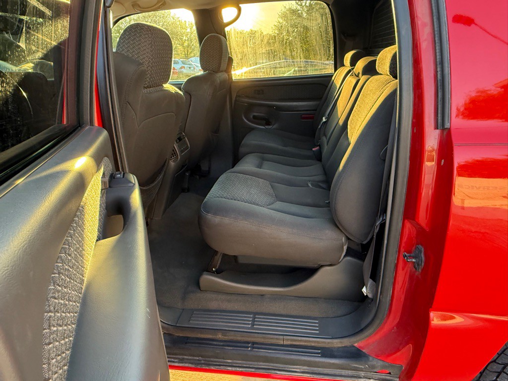 2004 Chevrolet Avalanche Image 10