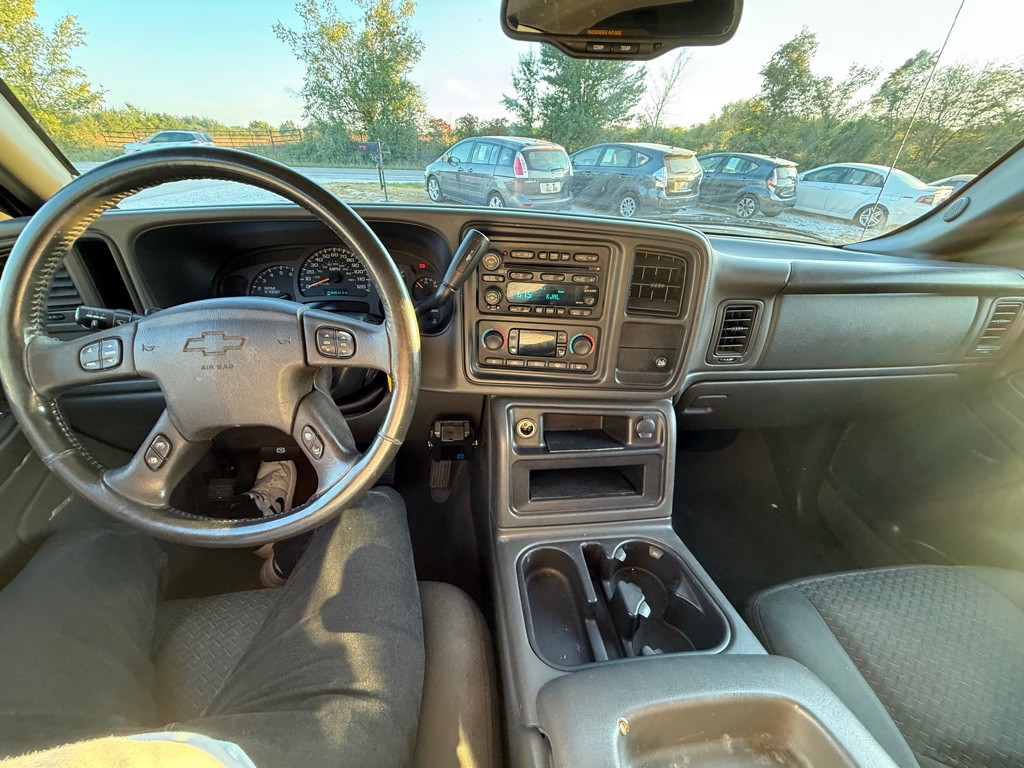 2004 Chevrolet Avalanche Image 14