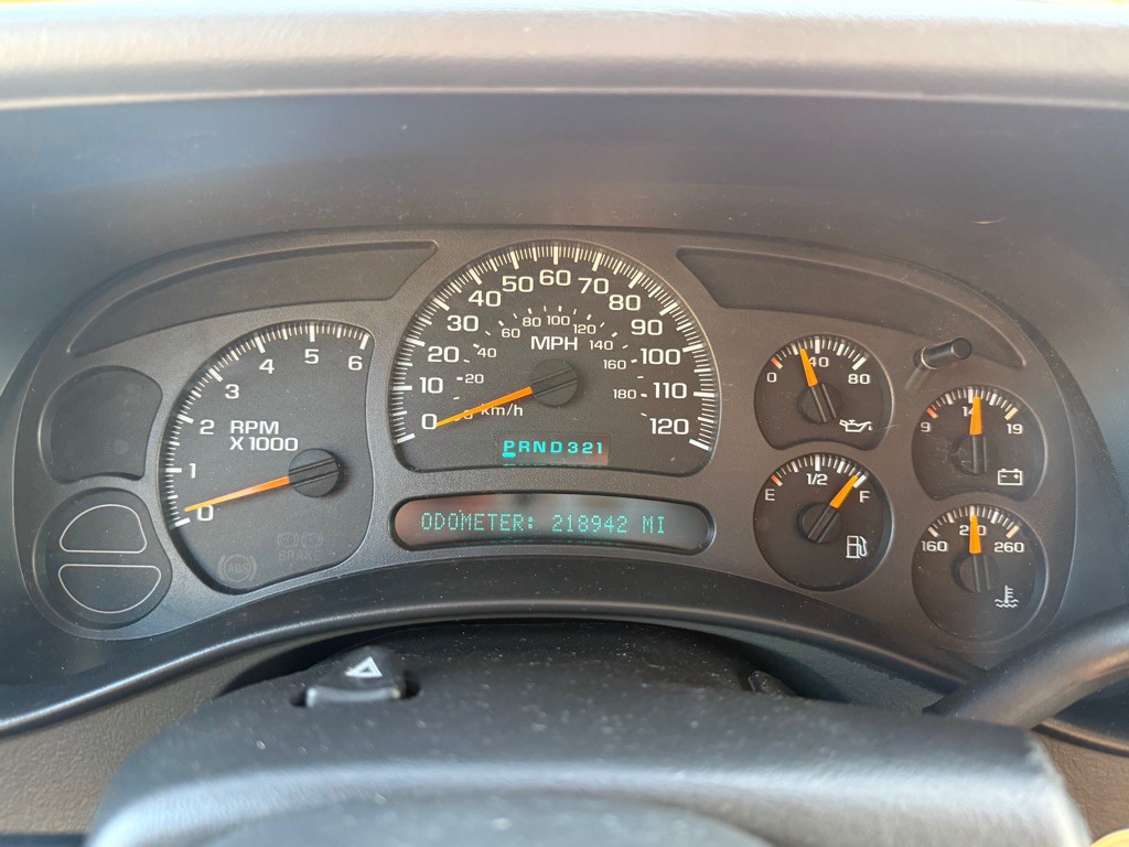 2004 Chevrolet Avalanche Image 16