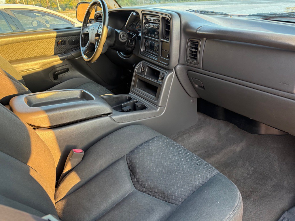 2004 Chevrolet Avalanche Image 20