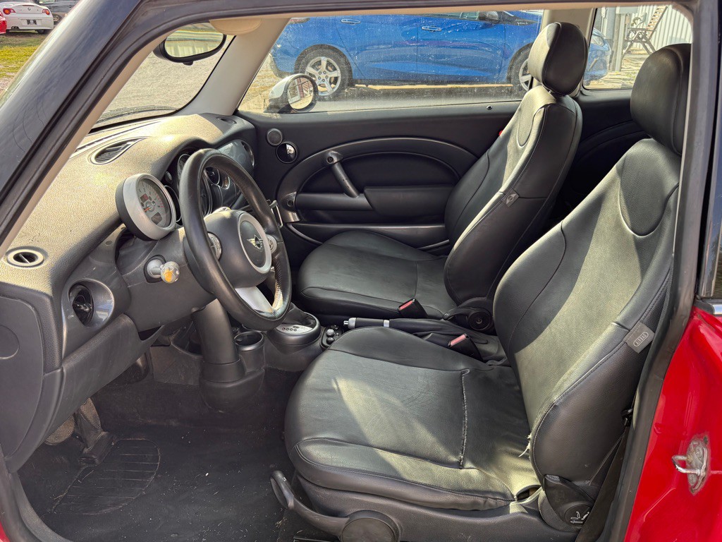 2005 MINI Cooper Image 8