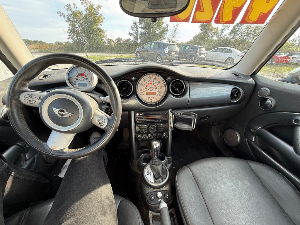 2005 MINI Cooper Image 9