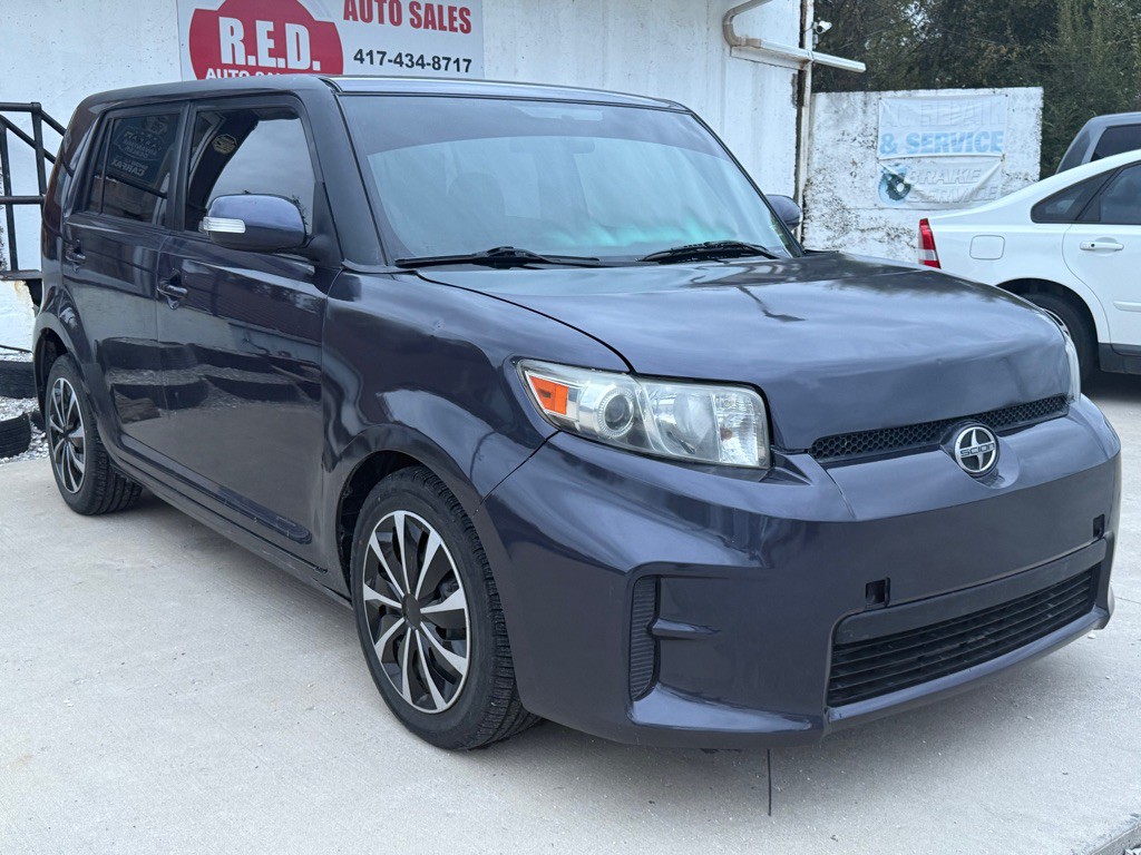2012 Scion xB Image 2