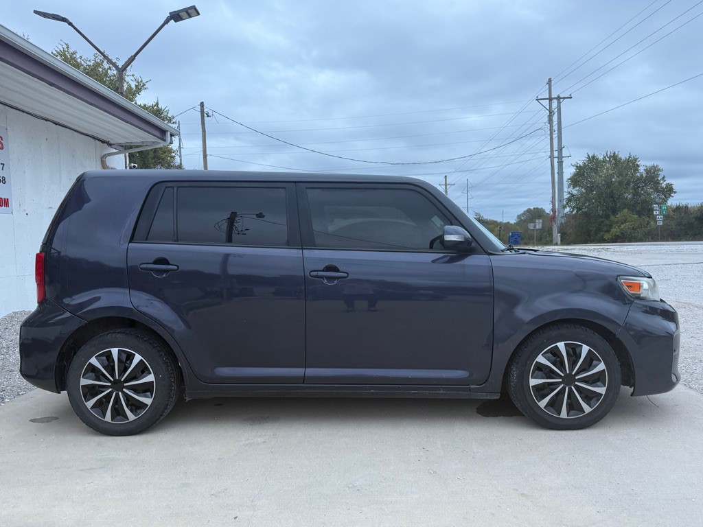 2012 Scion xB Image 5