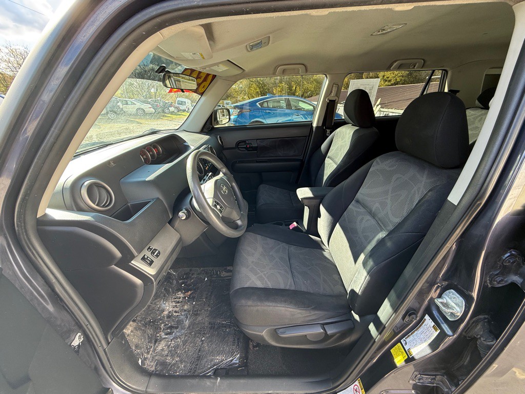 2012 Scion xB Image 9