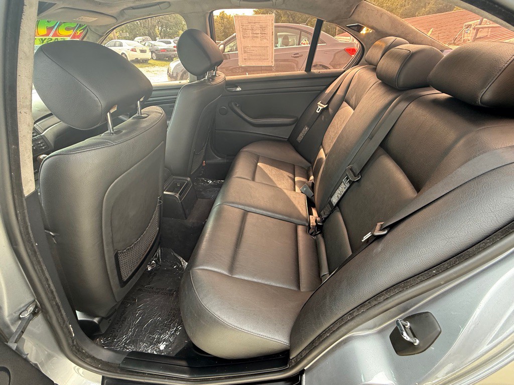 2004 BMW 3 Series Image 11