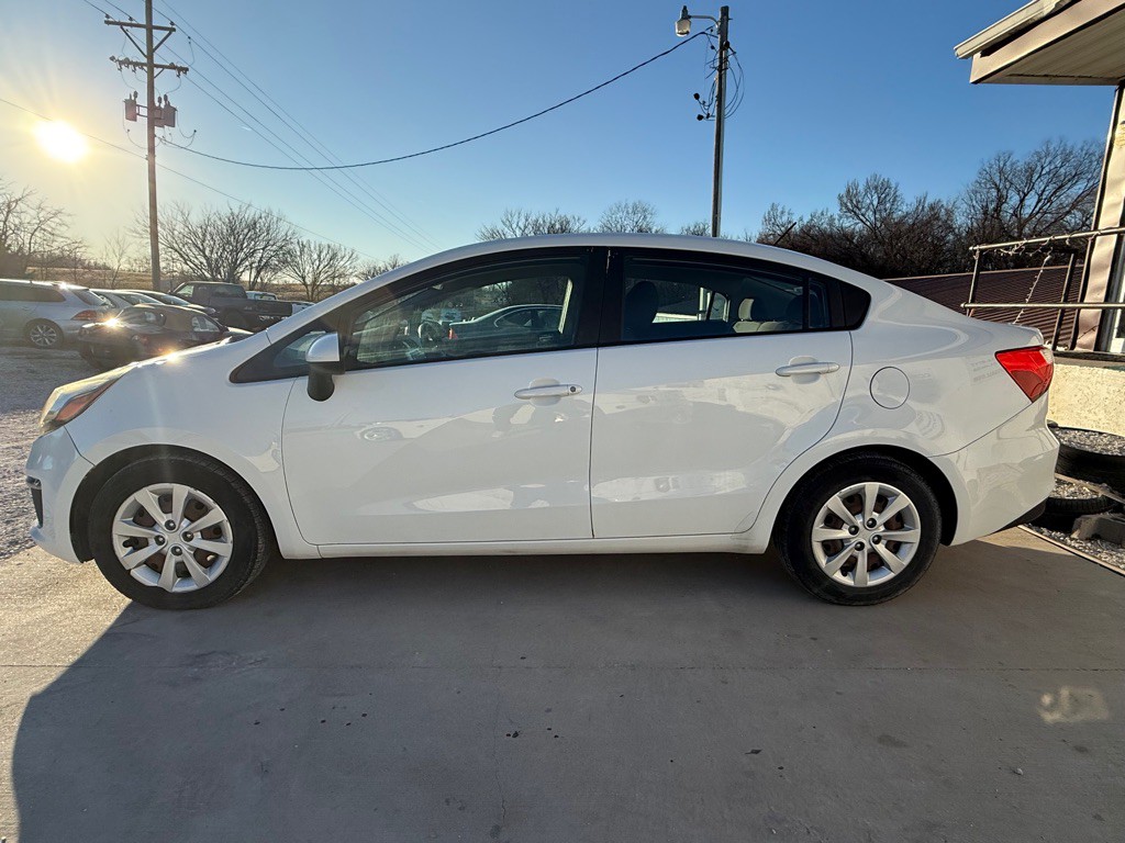 2016 Kia Rio Image 4