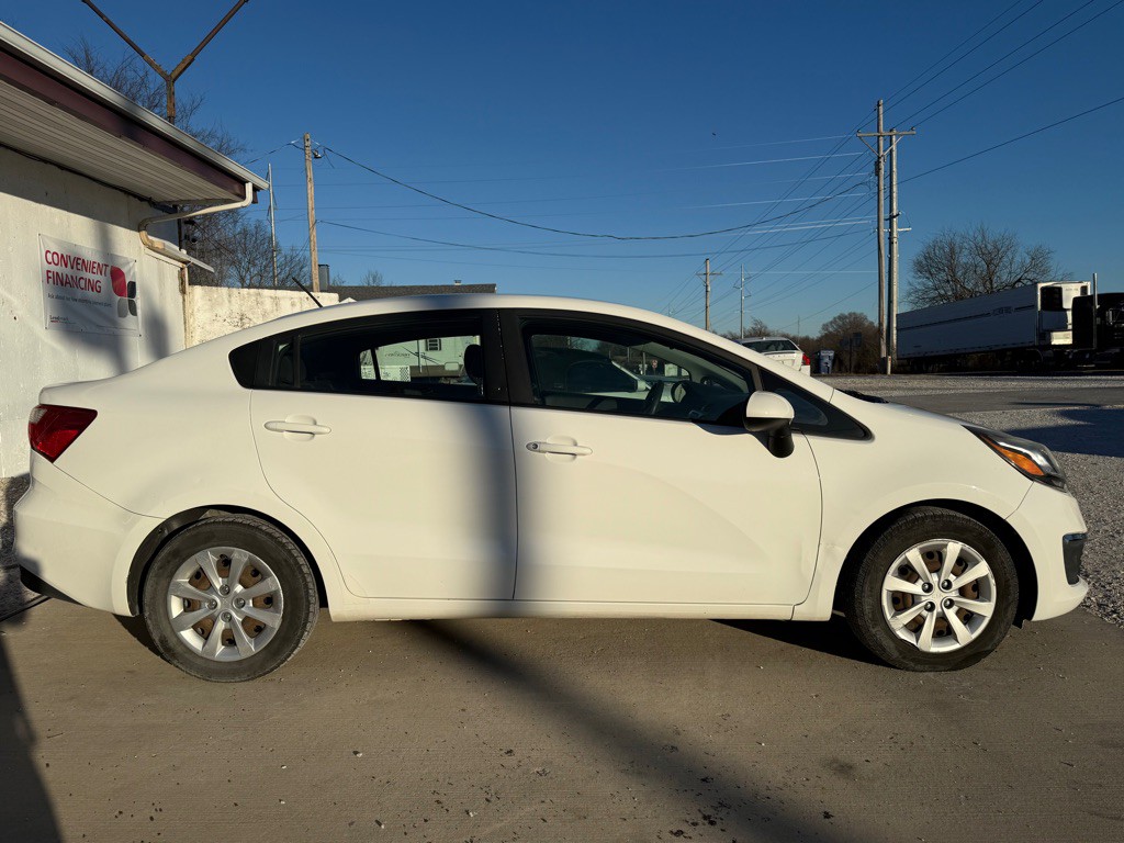 2016 Kia Rio Image 5