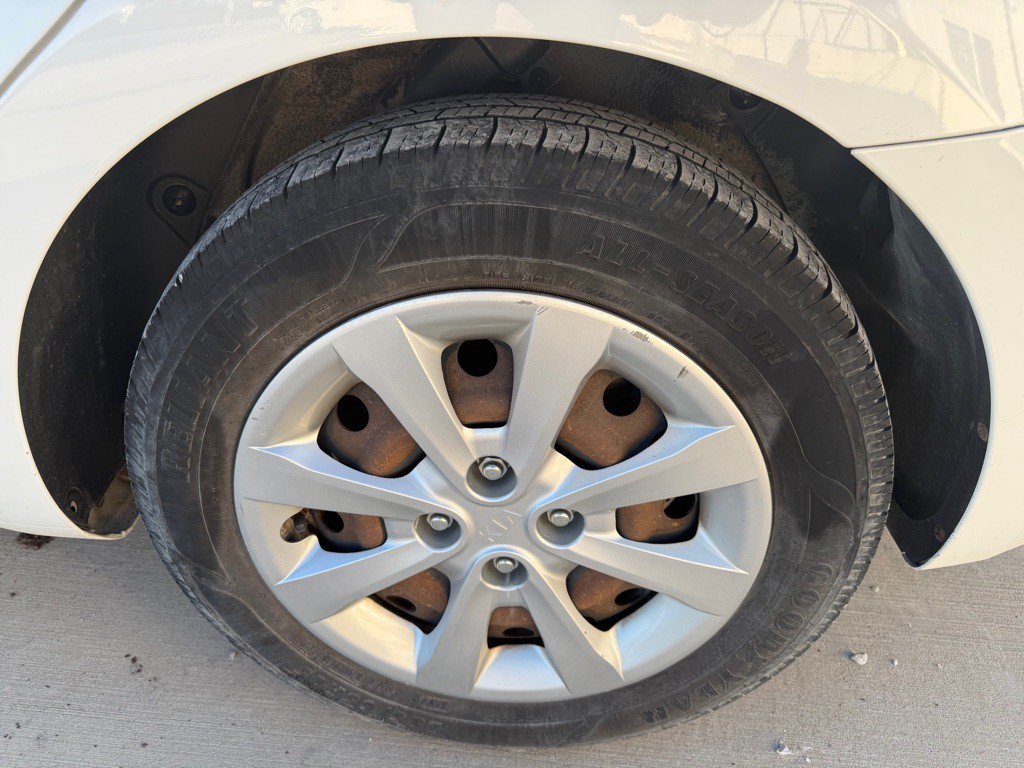 2016 Kia Rio Image 9