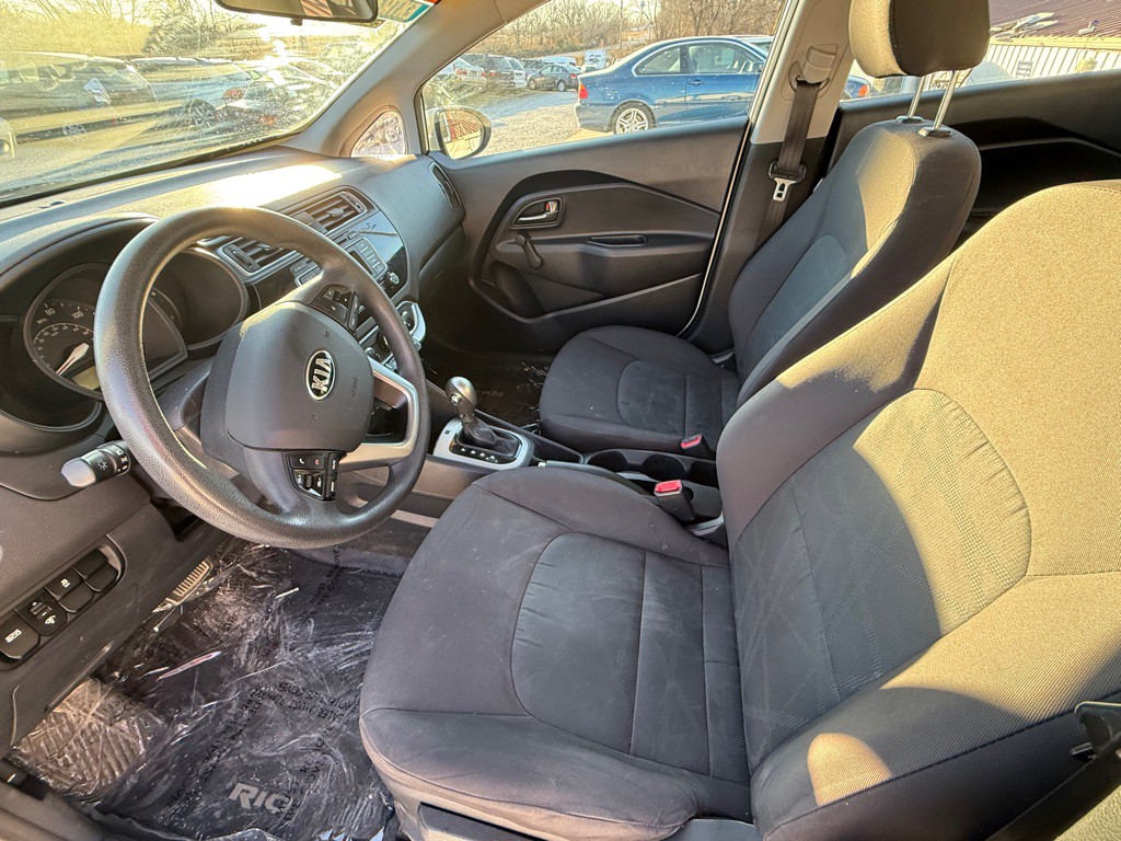 2016 Kia Rio Image 11
