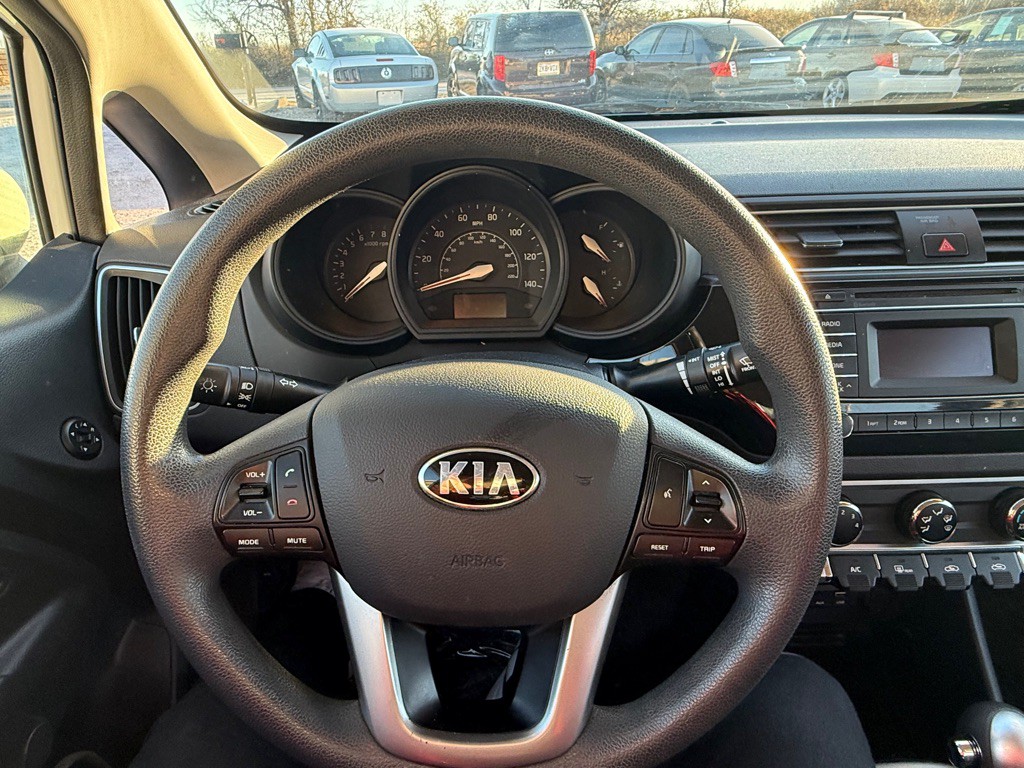 2016 Kia Rio Image 15