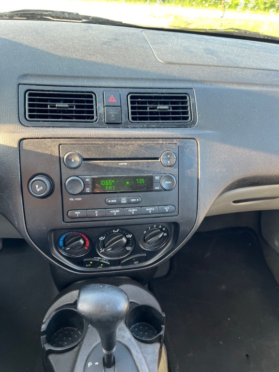 2007 Ford Focus Image 16