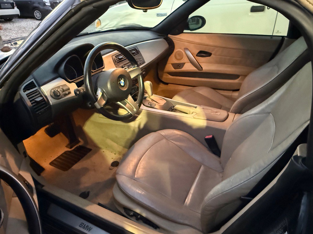 2003 BMW Z4 Image 2
