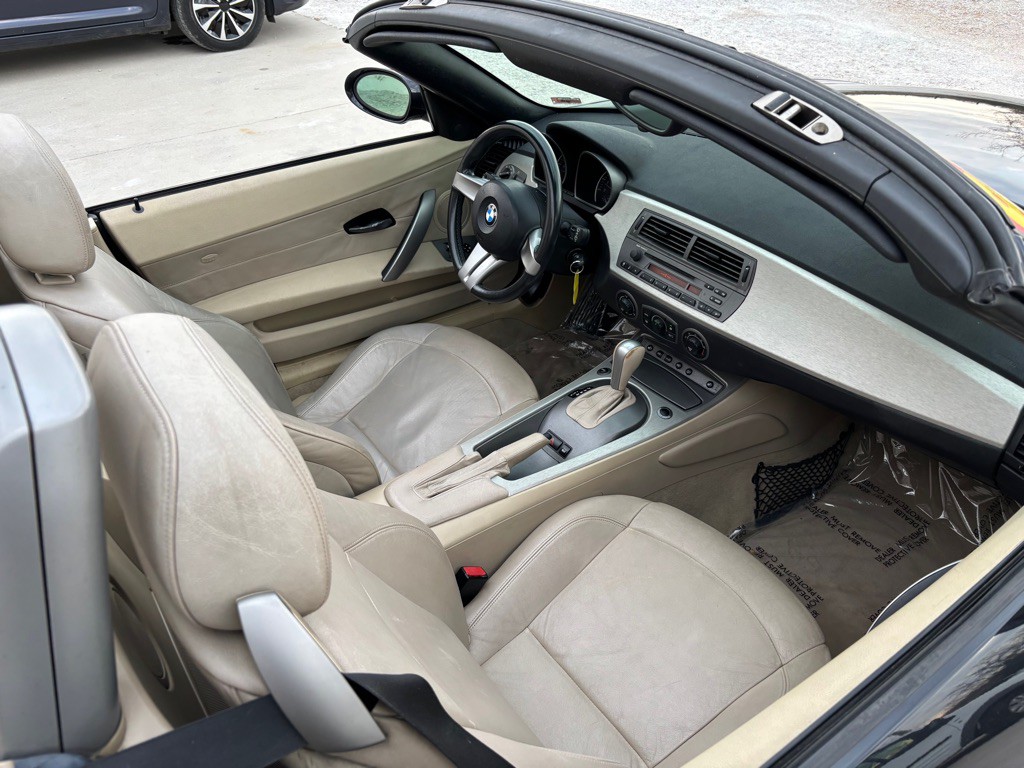 2003 BMW Z4 Image 24