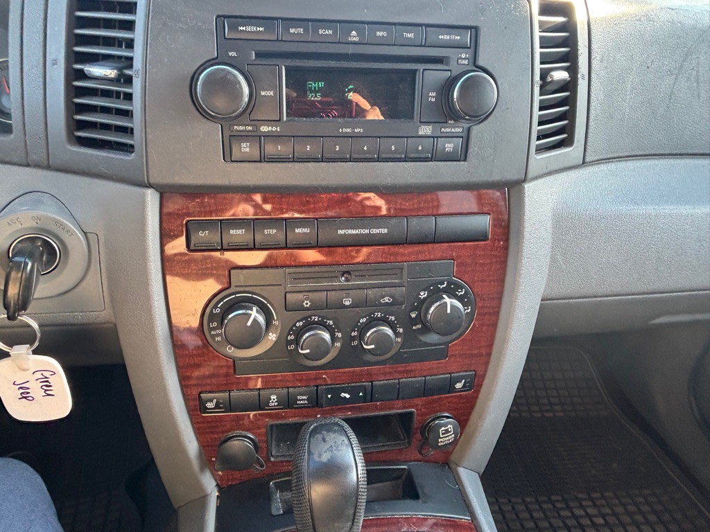 2007 Jeep Grand Cherokee Image 12