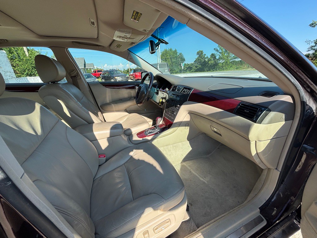 2004 Lexus ES Image 11