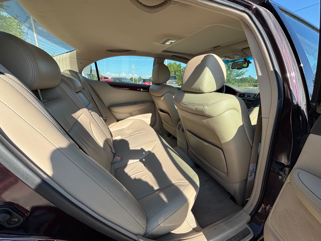2004 Lexus ES Image 12