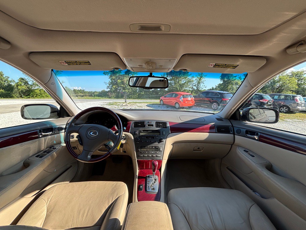 2004 Lexus ES Image 13