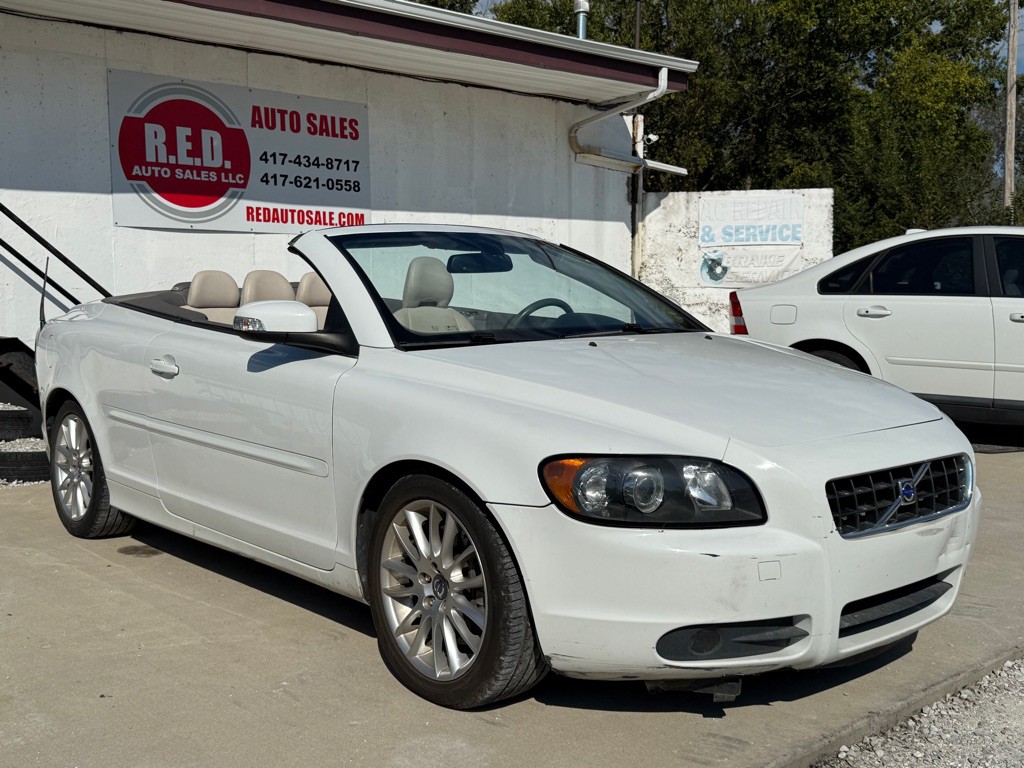 2009 Volvo C70 Image 2
