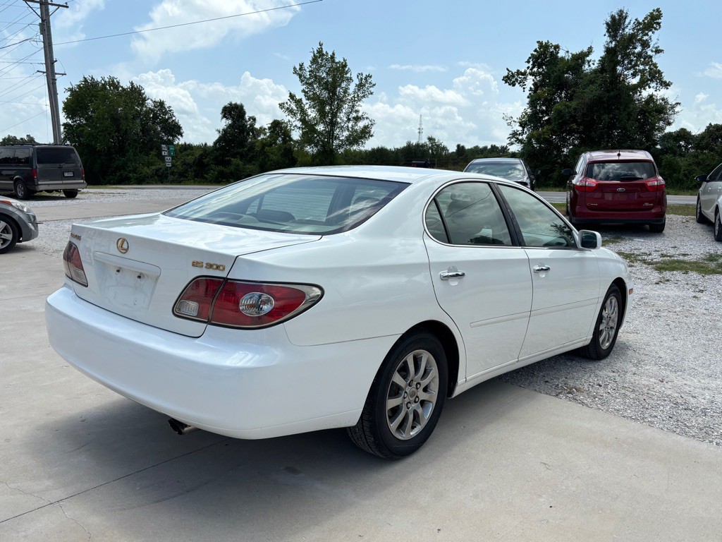 2003 Lexus ES Image 7