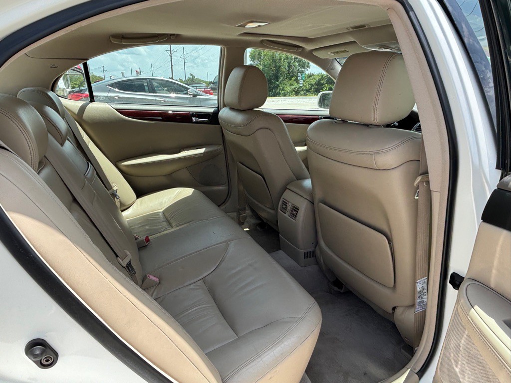 2003 Lexus ES Image 13
