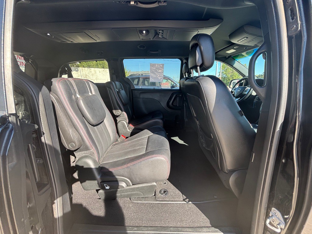 2017 Dodge Grand Caravan Image 12