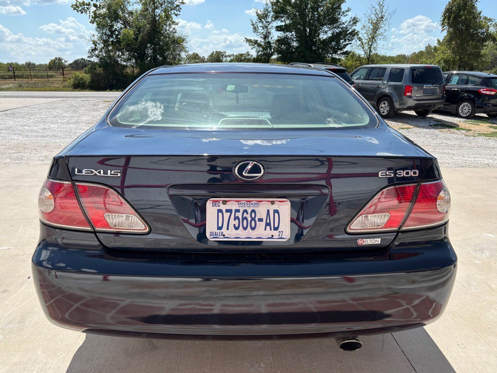 2002 Lexus ES Image 8