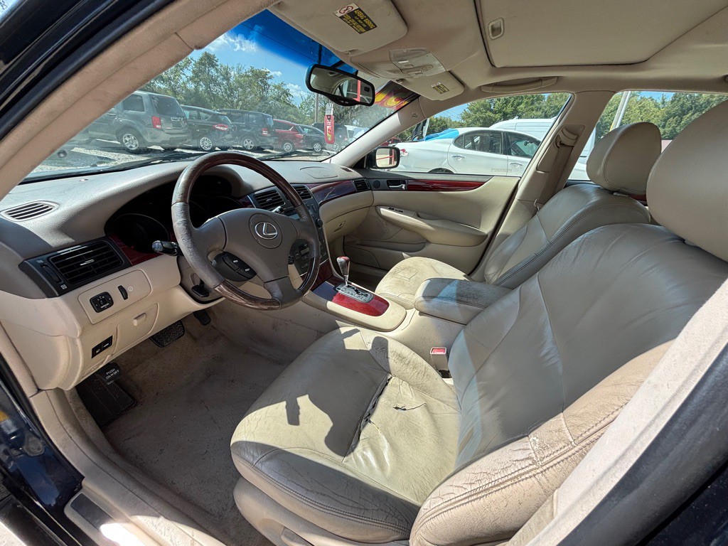 2002 Lexus ES Image 10