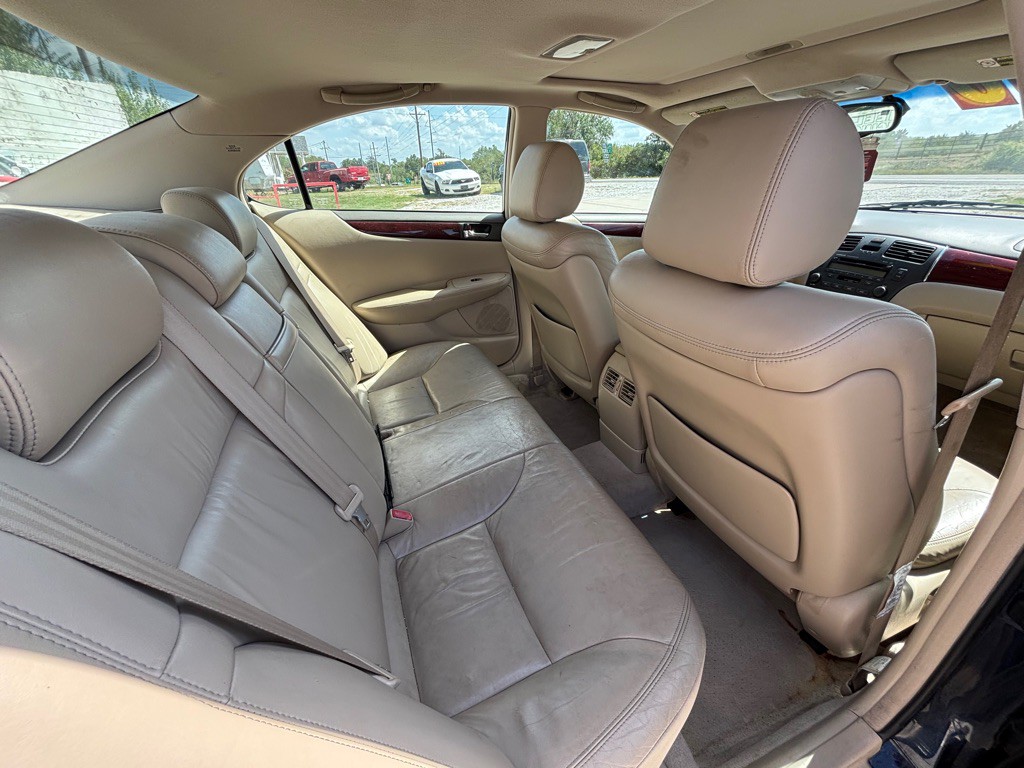 2002 Lexus ES Image 13