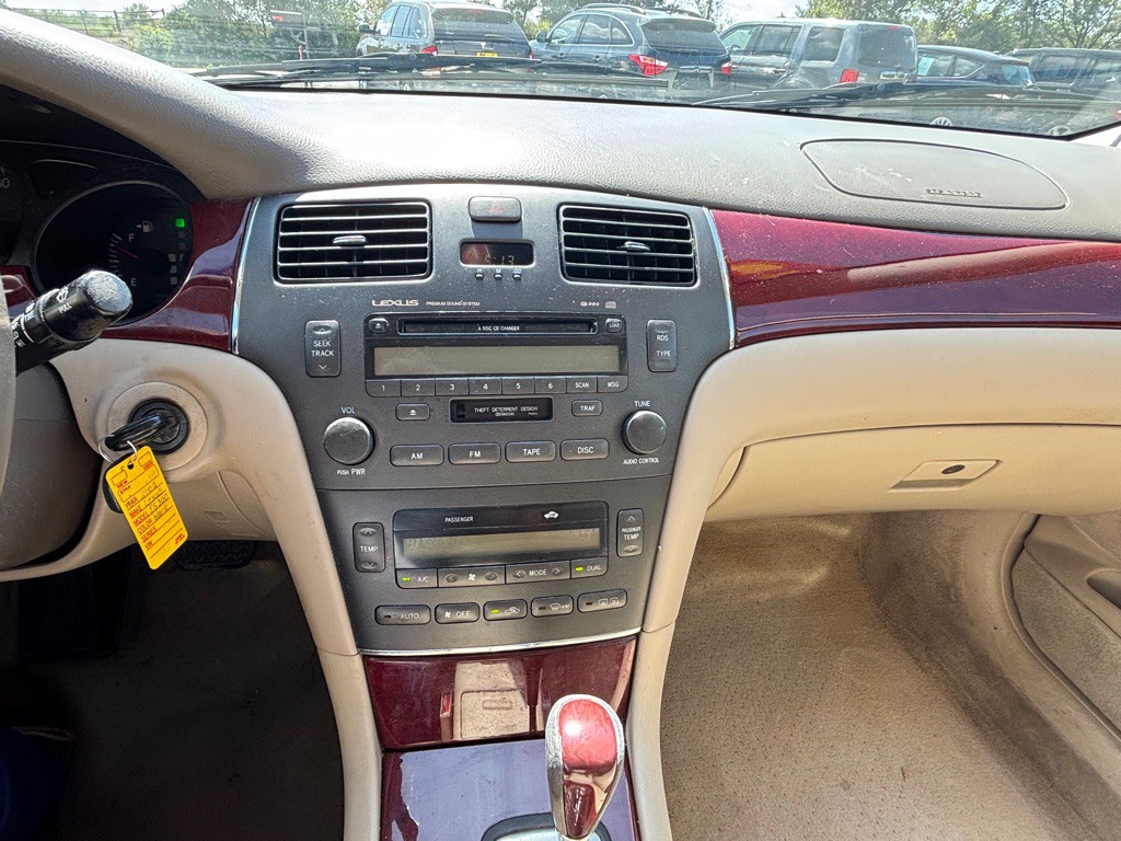 2002 Lexus ES Image 15