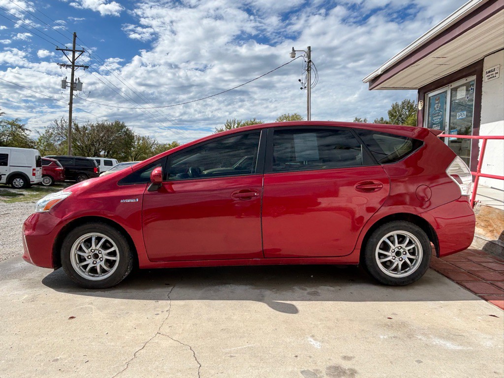 2013 Toyota Prius Image 4