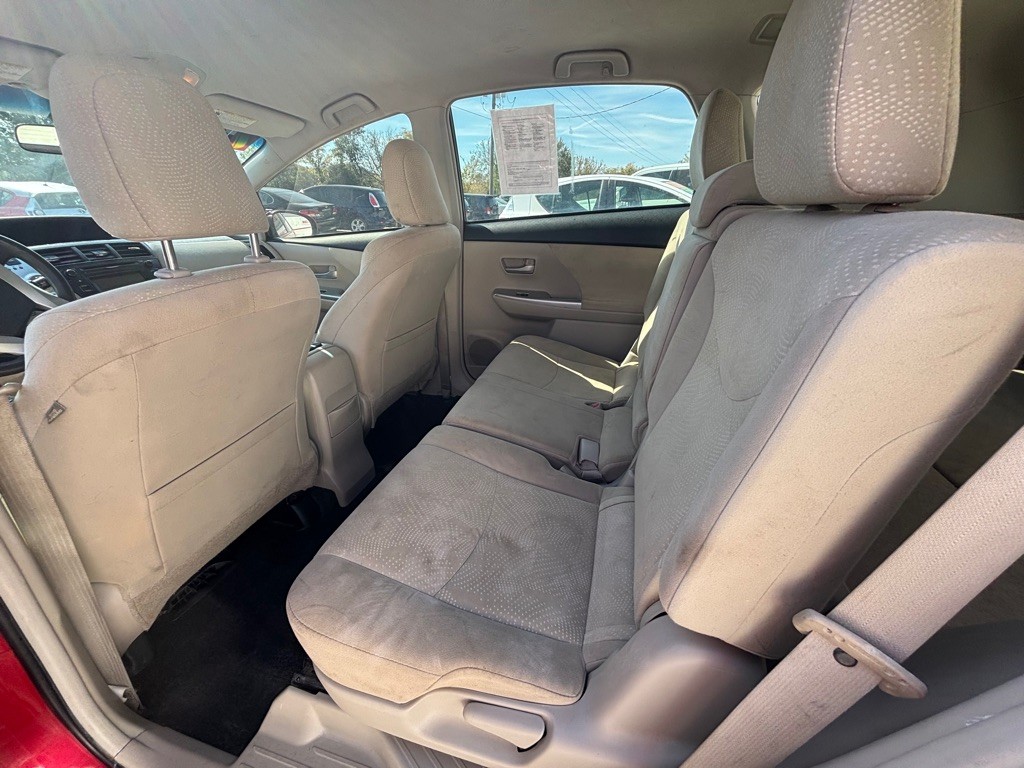 2013 Toyota Prius Image 11