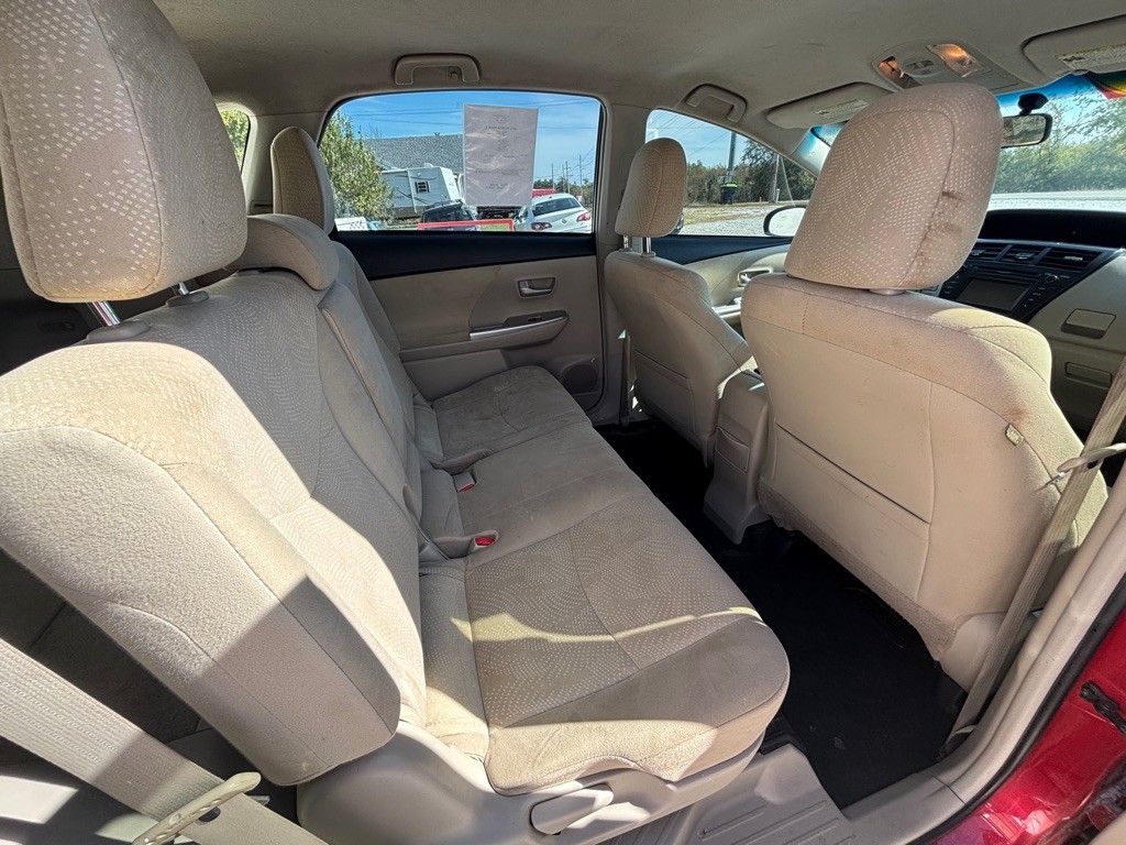 2013 Toyota Prius Image 12