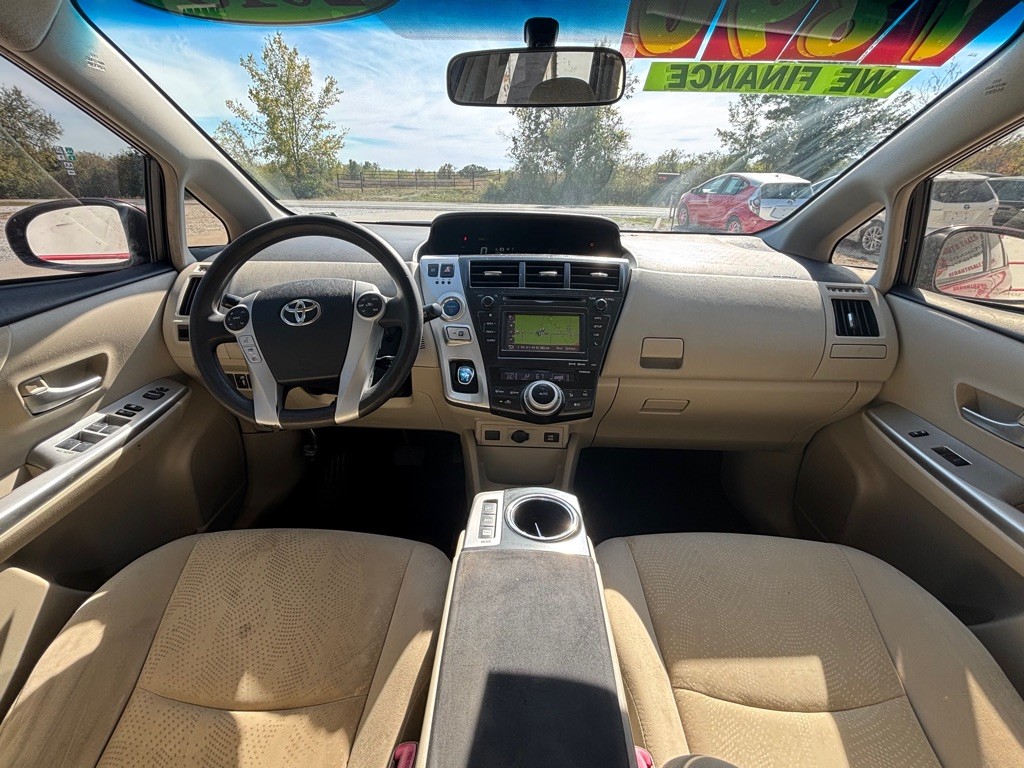 2013 Toyota Prius Image 14