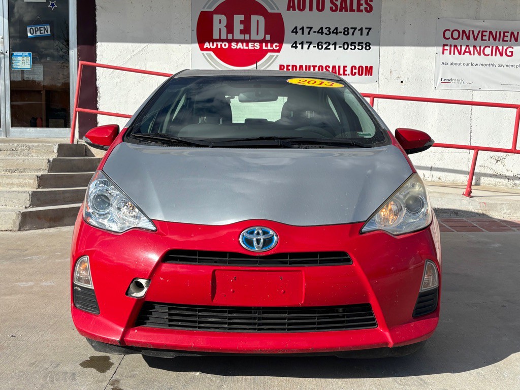 2013 Toyota Prius Image 4