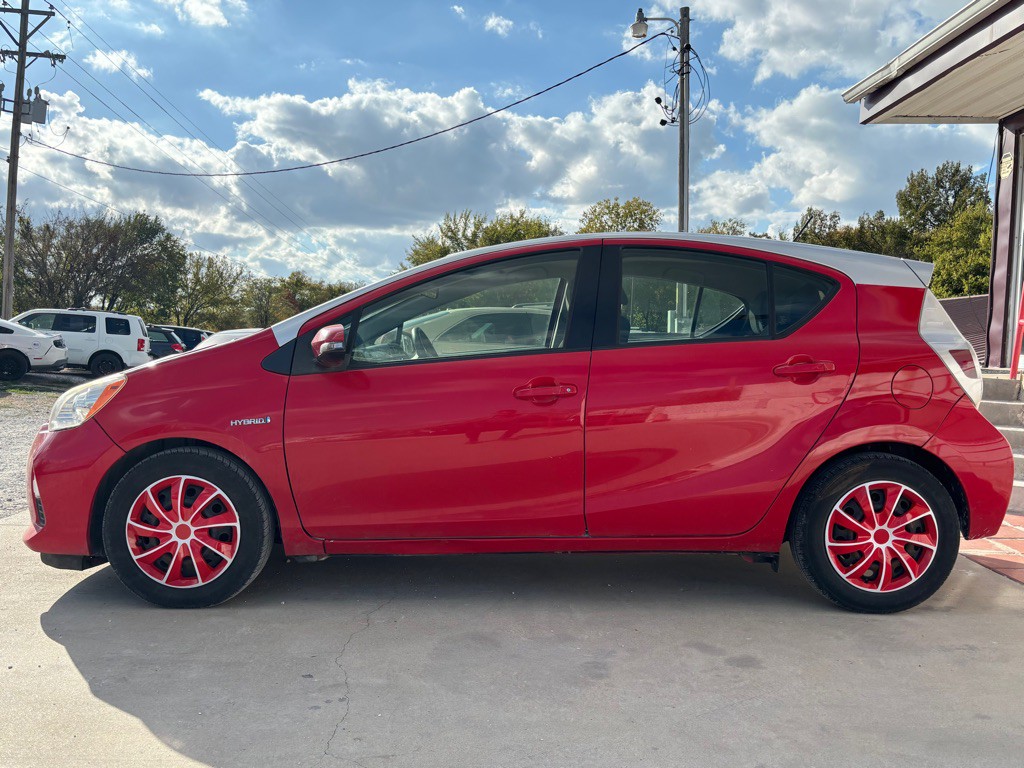 2013 Toyota Prius Image 5