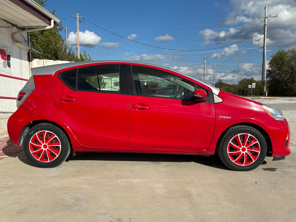 2013 Toyota Prius Image 6