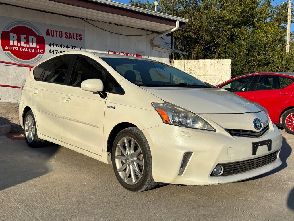 2013 Toyota Prius Image 2