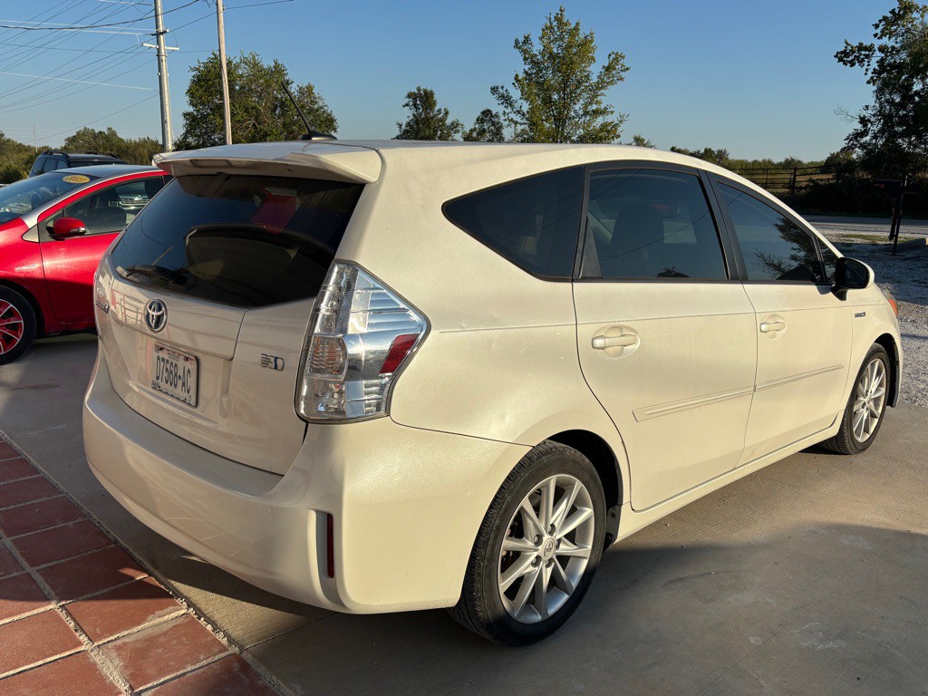 2013 Toyota Prius Image 6