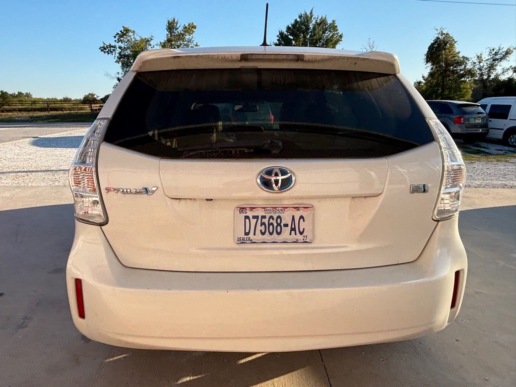 2013 Toyota Prius Image 8