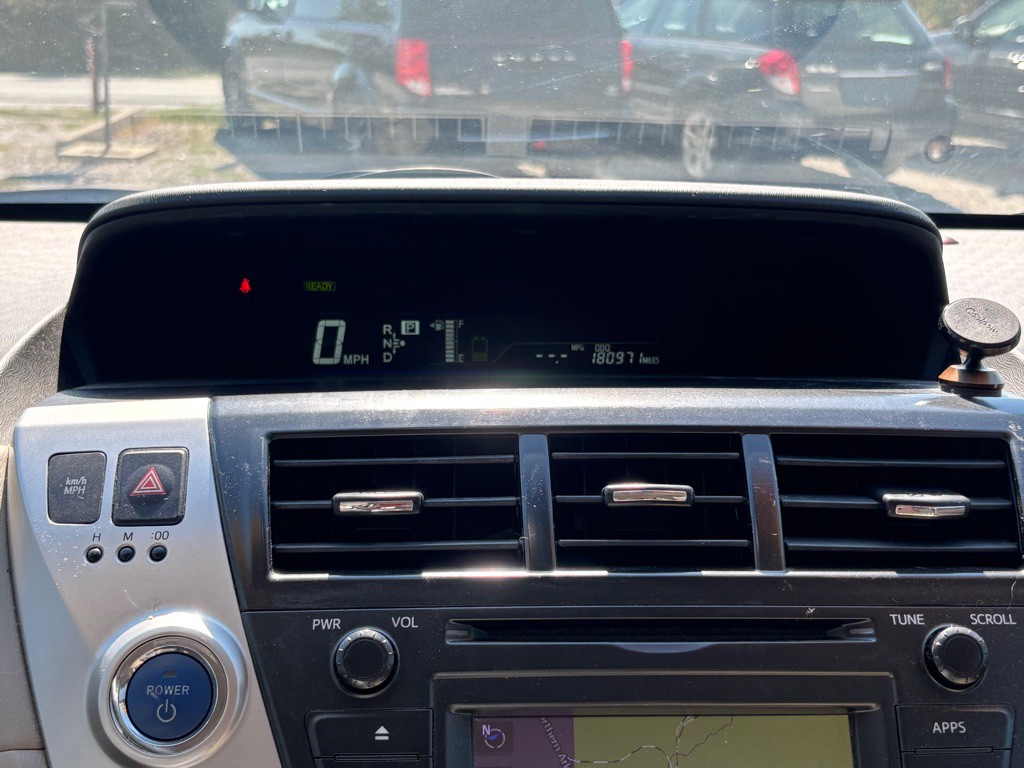 2013 Toyota Prius Image 18