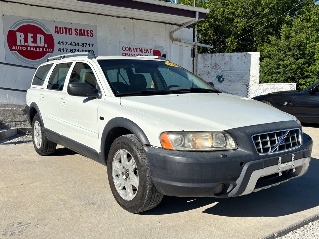 2005 Volvo XC70 Image 2