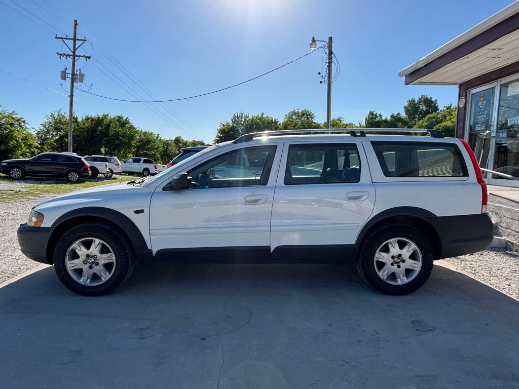 2005 Volvo XC70 Image 4