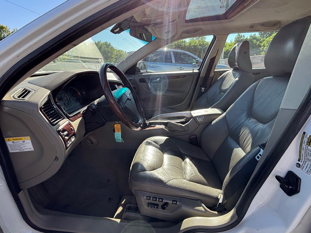 2005 Volvo XC70 Image 9