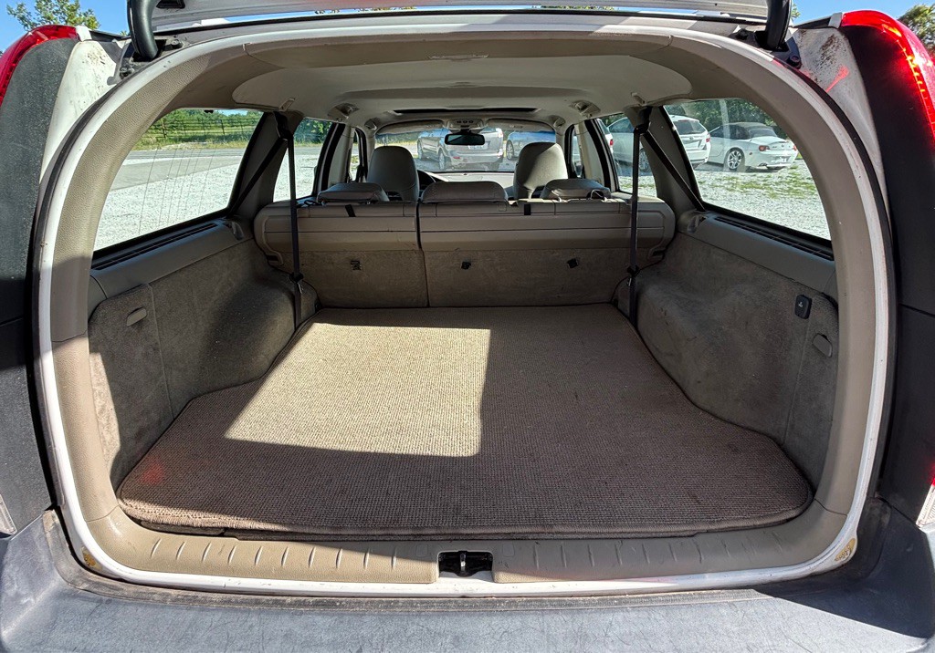 2005 Volvo XC70 Image 13